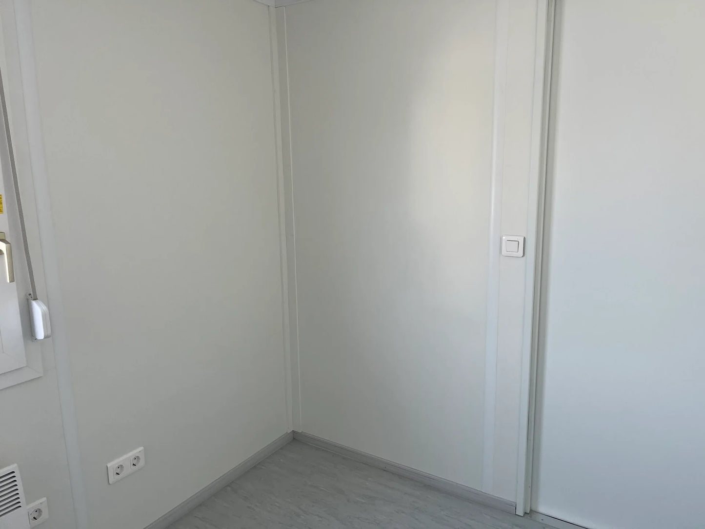 CONTENEDOR DE OFICINA 3 X 2,5 M