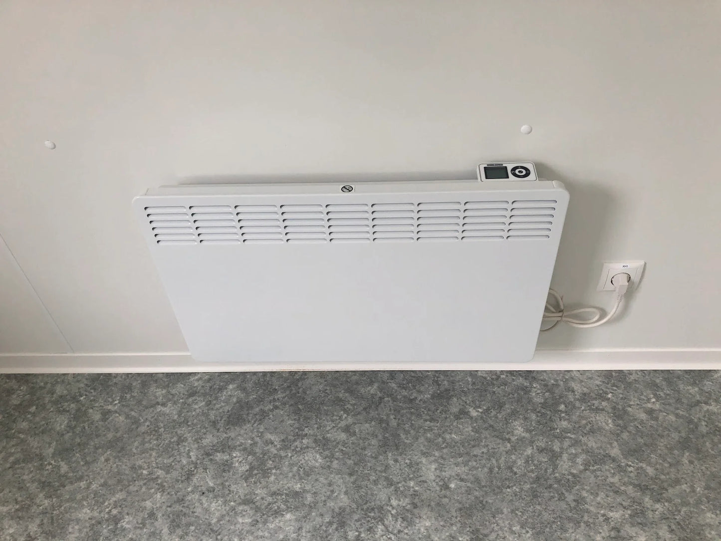 CONTENEDOR DE OFICINA 6 X 3 M CON DOS VENTANAS LATÉRALES