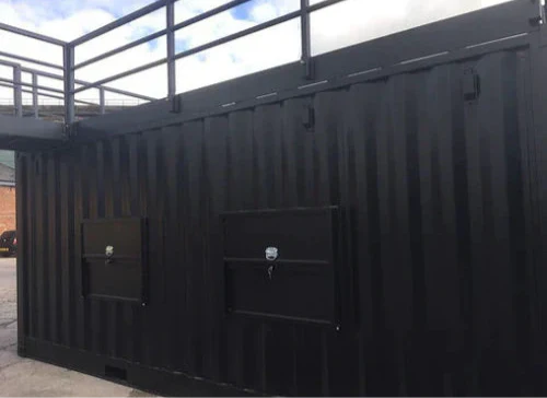 CONTENEDOR DE ENVIO DE 20 PIES CONVERTIDO EN BARRA