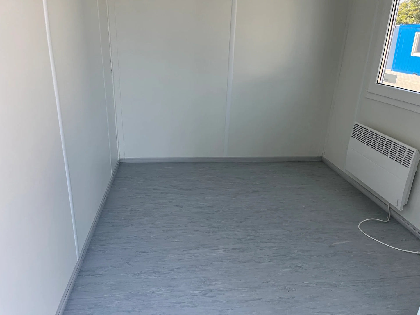 CONTENEDOR DE OFICINA 3 X 2,5 M