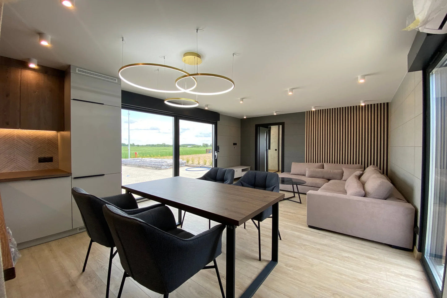 CASA CONTENEDOR MODELO TERRABOX 100 (12,2 X 4,5 M)