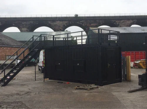 CONTENEDOR DE ENVIO DE 20 PIES CONVERTIDO EN BARRA