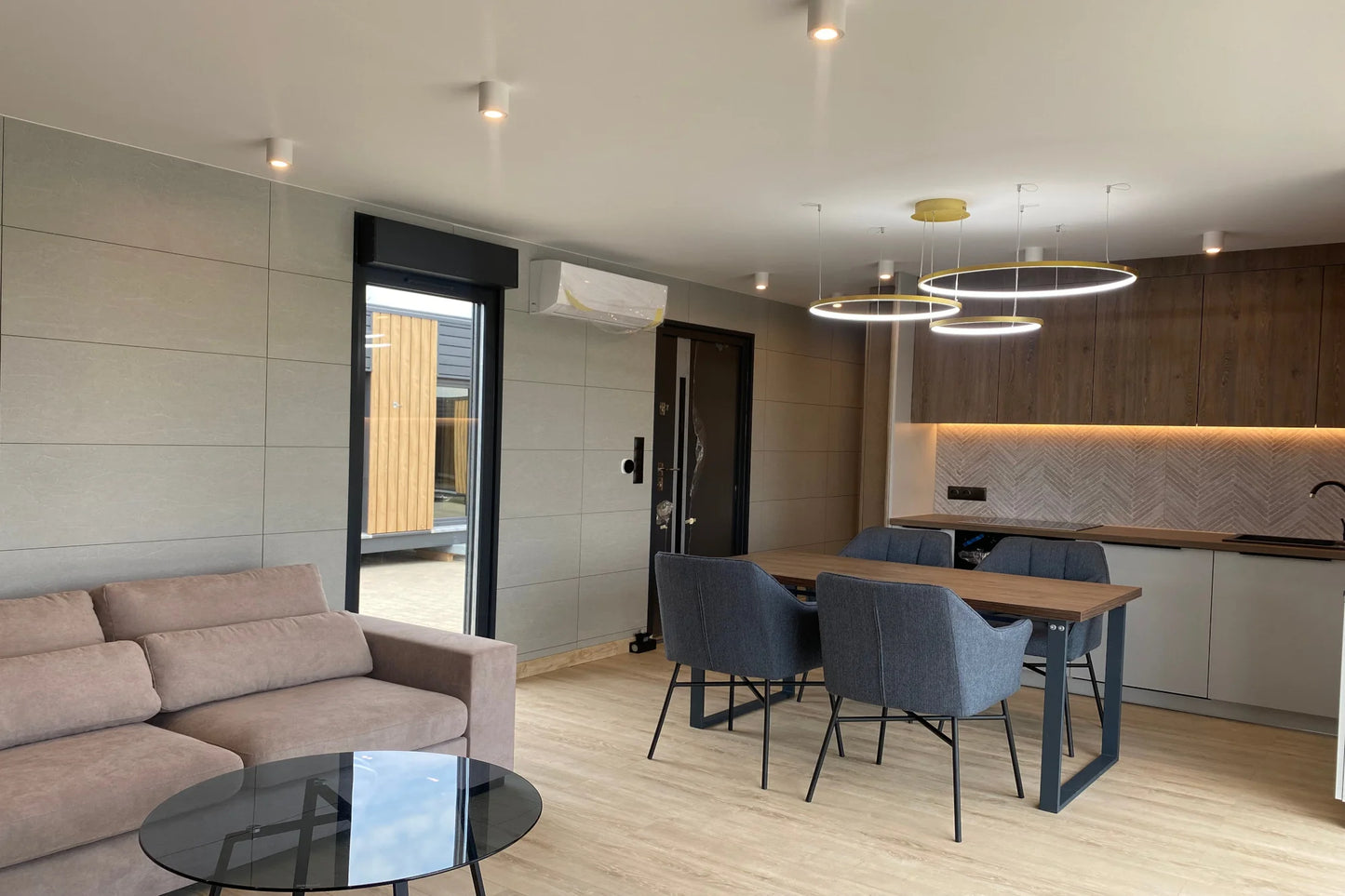 CASA CONTENEDOR MODELO TERRABOX 100 (12,2 X 4,5 M)