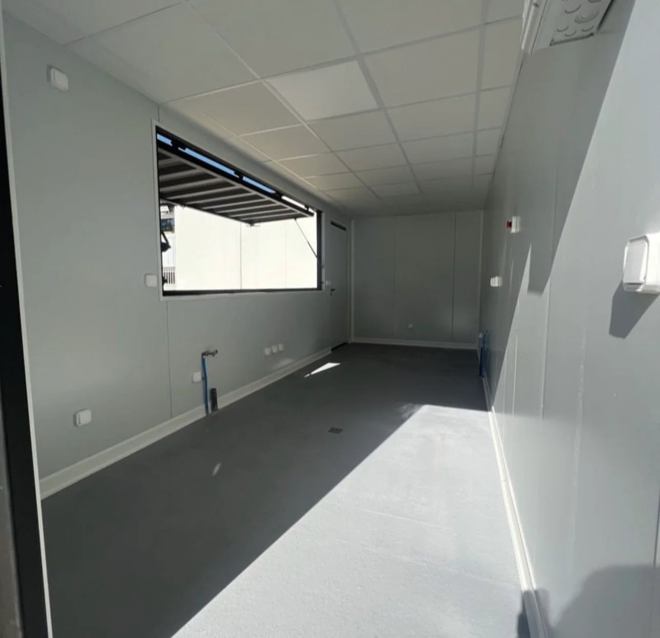 CONTENEDOR PERSONALIZADO PARA BAR