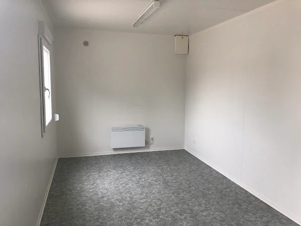 CONTENEDOR DE OFICINA 6 X 3 M CON DOS VENTANAS LATÉRALES