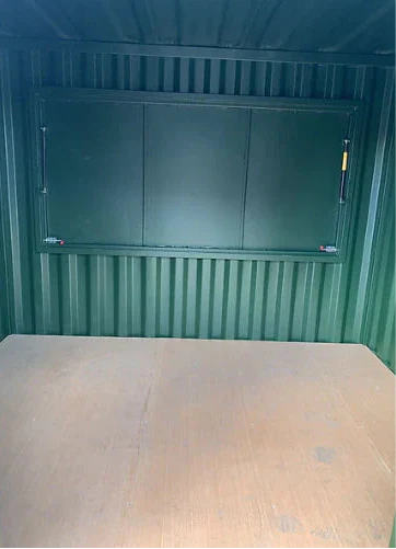 CONTENEDOR DE ENVIO DE 10 PIES CONVERTIDO BAR / CAFETETRIA