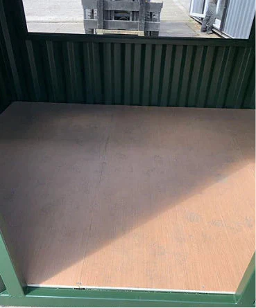 CONTENEDOR DE ENVIO DE 10 PIES CONVERTIDO BAR / CAFETETRIA