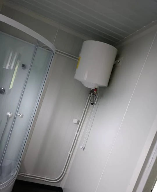 CONTENEDOR DE OFICINA CON BANO 6x3M